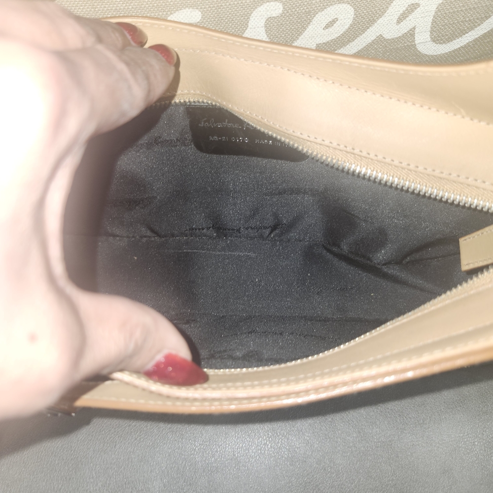 Salvatore Ferragamo Beige Shoulder Bag - Picture 11 of 13